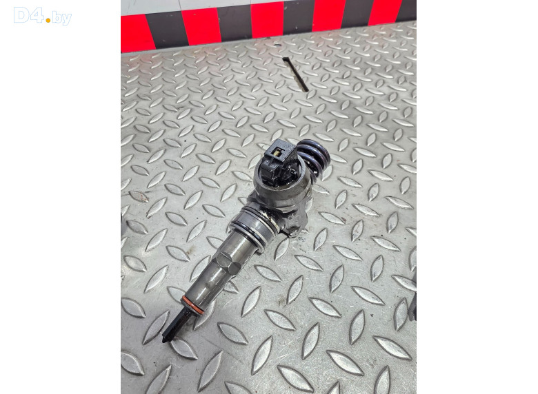 Форсунка к Volkswagen Golf 2005 г.