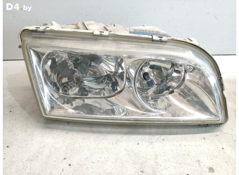 Фара правая к Volvo V40 2004 г.