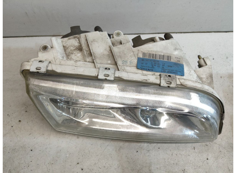 Фара правая к Volvo V40, 2004г.