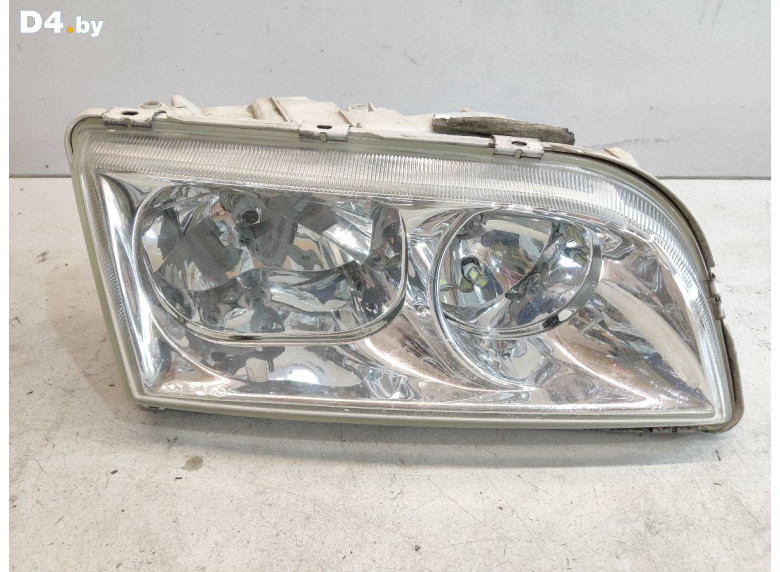Фара правая к Volvo V40 2004 г.
