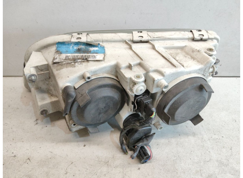 Фара правая к Volvo V40, 2004г.