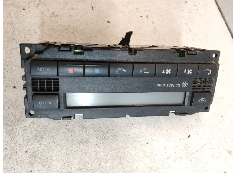 Блок управления печки/климат-контроля к Volkswagen Passat, 2004г.