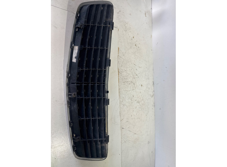 Решетка радиатора к Mercedes S W220, 2001г.