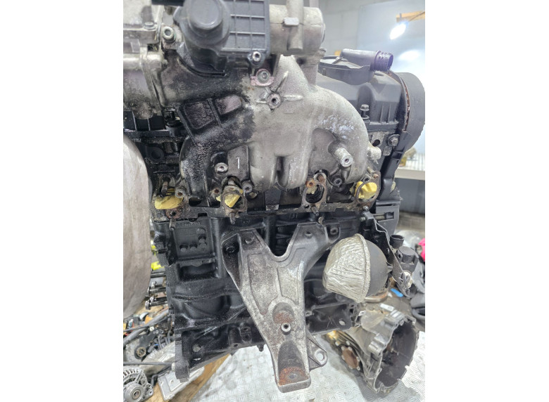 Двигатель к Audi A4, 2002г.