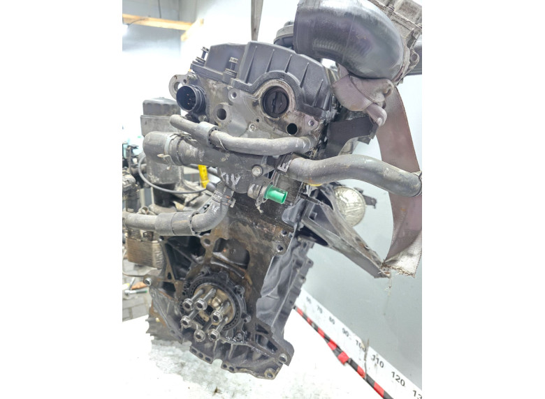 Двигатель к Audi A4, 2002г.
