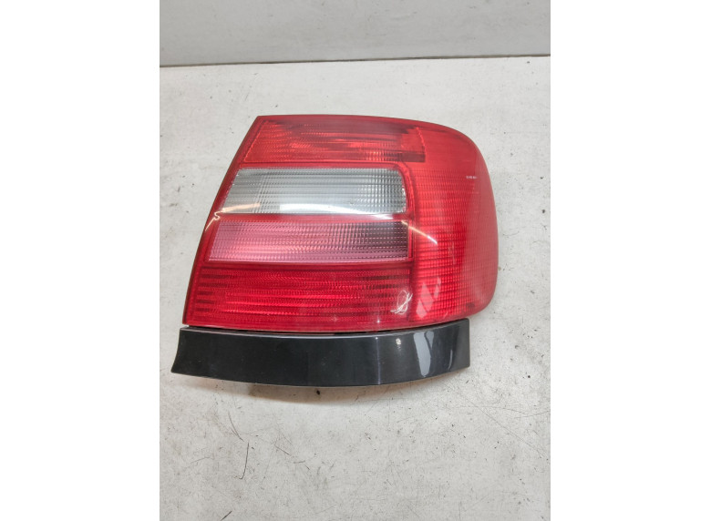 Фонарь задний правый к Audi A4, 1997г.