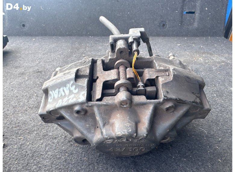 Суппорт задний правый к Mercedes SW220 2001 г.