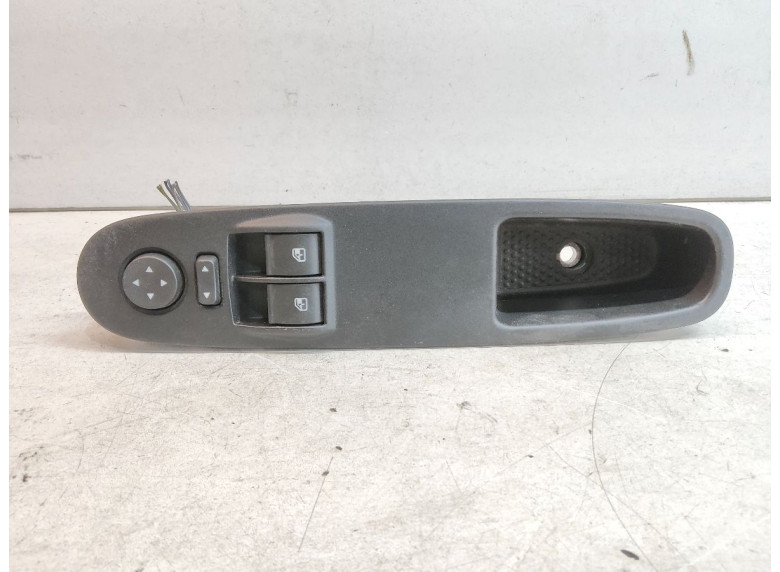 Блок управления стеклоподъемниками к Fiat Punto, 2011г.