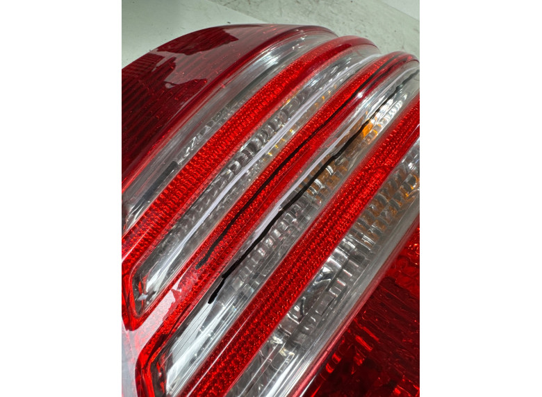 Фонарь задний правый к Mercedes S W220, 2003г.