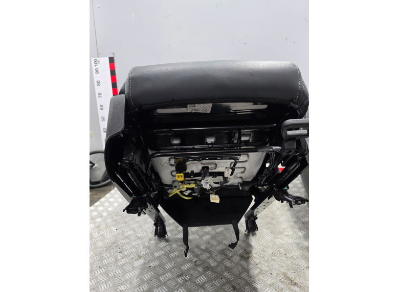 Сиденье переднее правое к Geely Atlas Pro, 2021г.