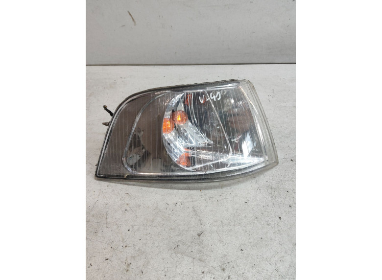 Поворотник правый к Volvo V40, 2003г.