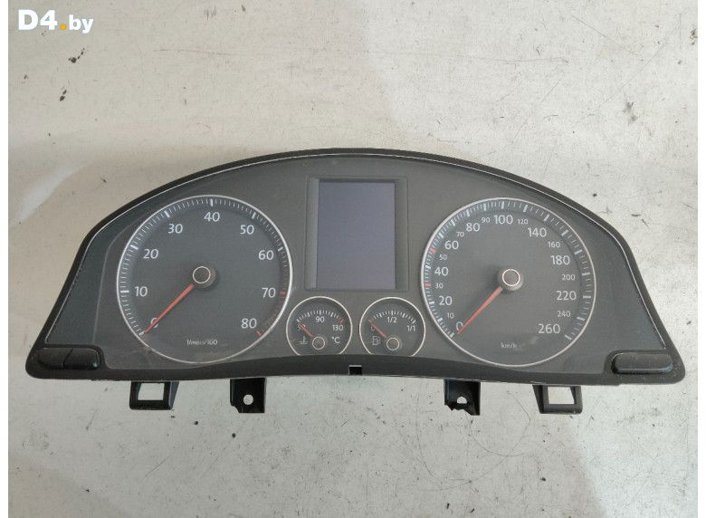 Щиток приборов (приборная панель) к Volkswagen Golf 2004 г.