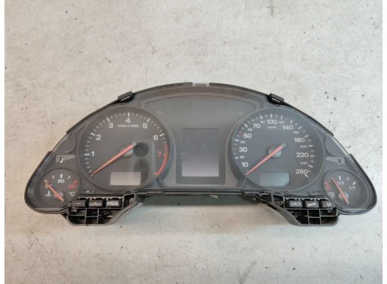 Щиток приборов (приборная панель) к Audi A4, 2003г.