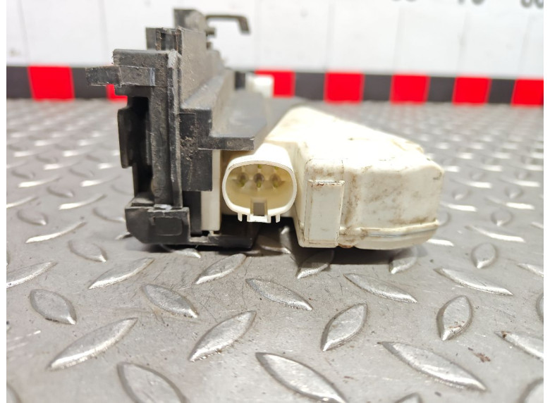 Замок двери передней правой к Volkswagen Sharan, 2003г.