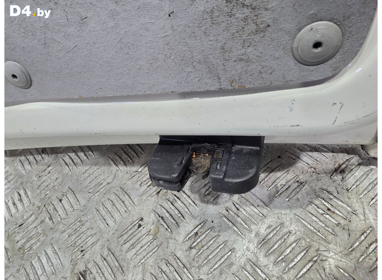 Замок двери задней распашной правой к Volkswagen Caddy 2007 г.