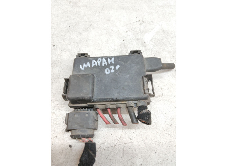 Блок предохранителей к Volkswagen Sharan, 2002г.
