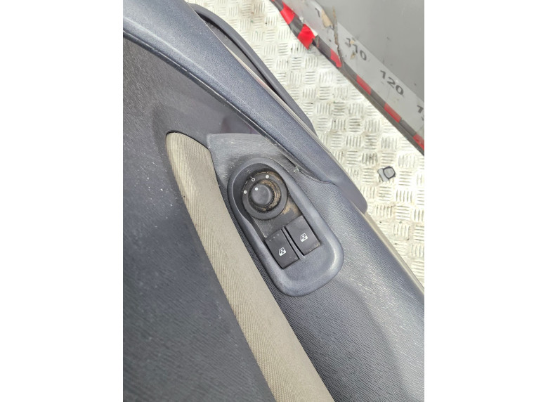 Блок управления стеклоподъемниками к Renault Kangoo, 2011г.