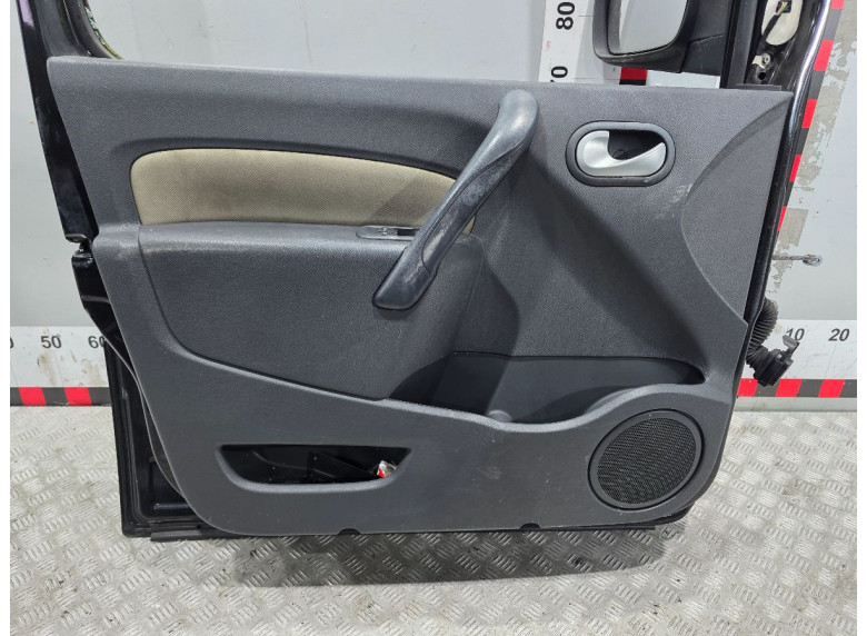 Обшивка двери передней левой (дверная карта) к Renault Kangoo, 2011г.