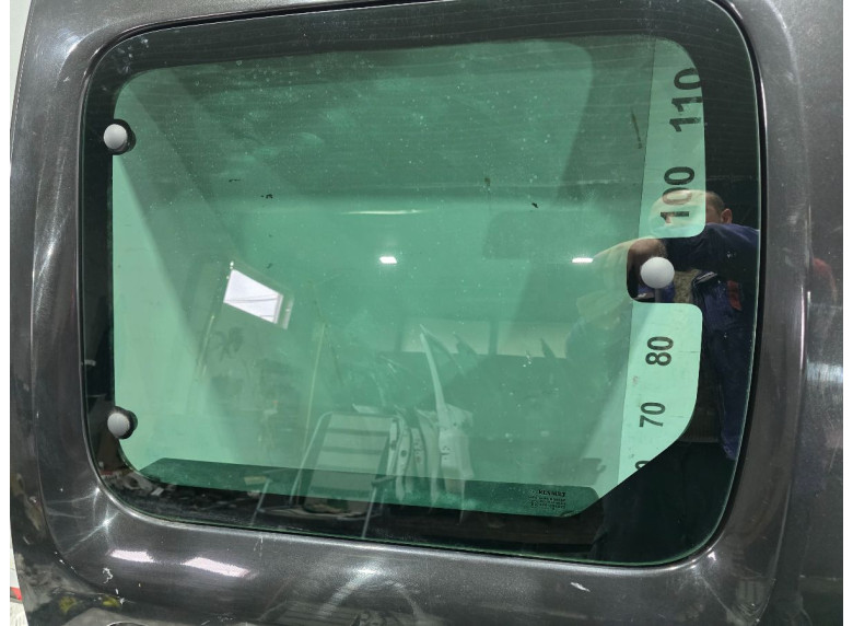 Стекло двери сдвижной к Renault Kangoo, 2011г.