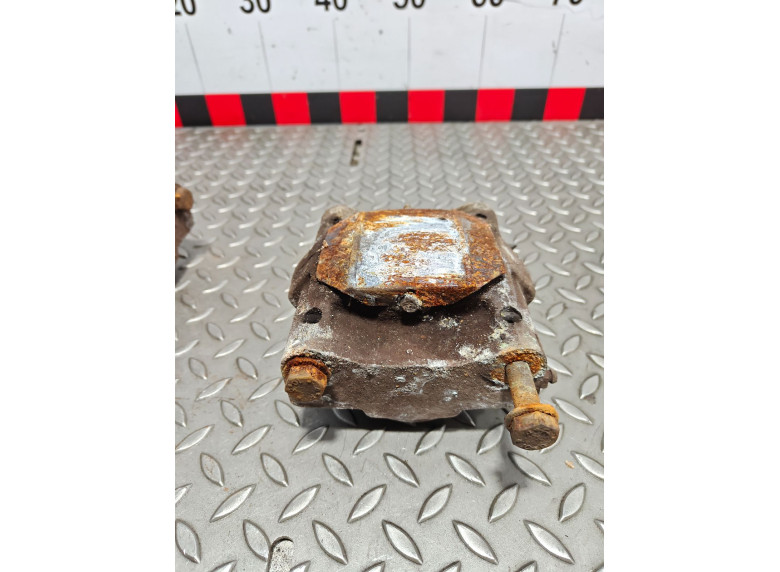 Суппорт задний правый к Citroen C5, 2004г.
