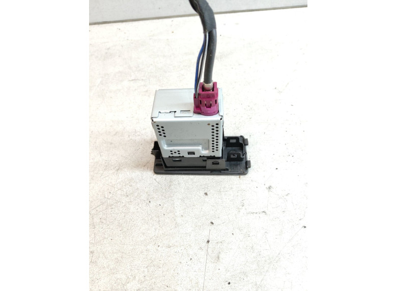 Разъем AUX / USB к Volvo V90, 2020г.