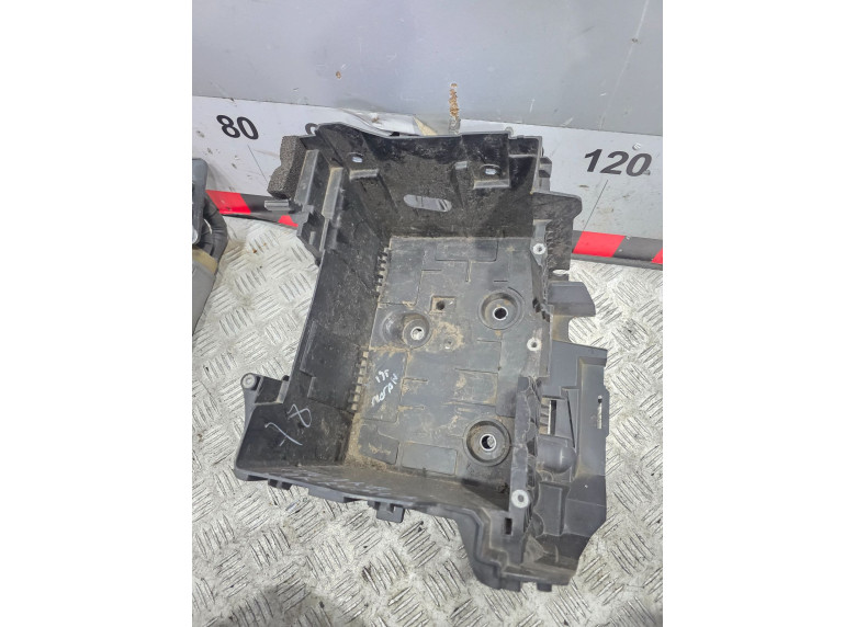 Полка аккумулятора к Renault Megane, 2019г.