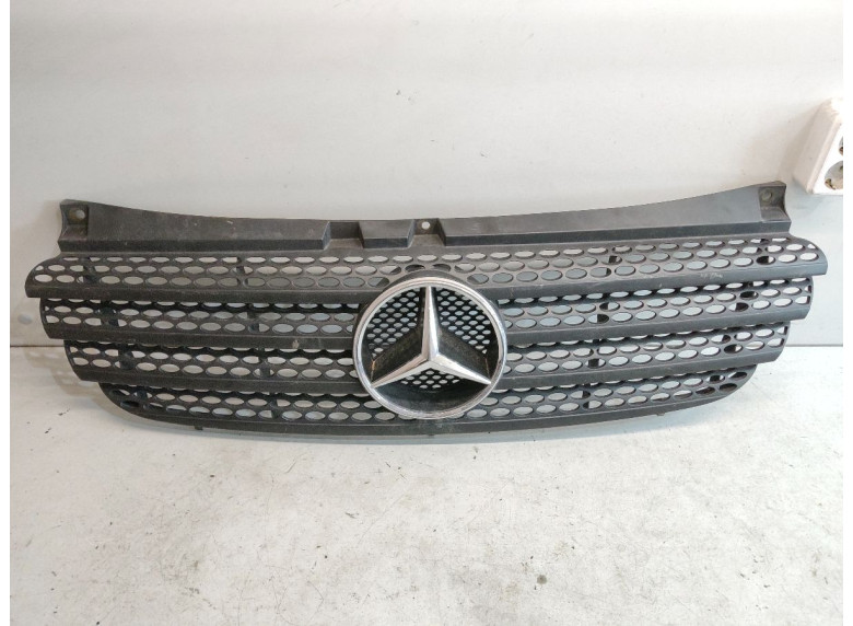 Решетка радиатора к Mercedes Vito W639, 2004г.