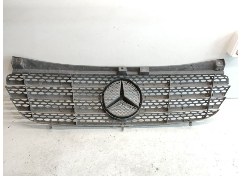 Решетка радиатора к Mercedes Vito W639, 2004г.