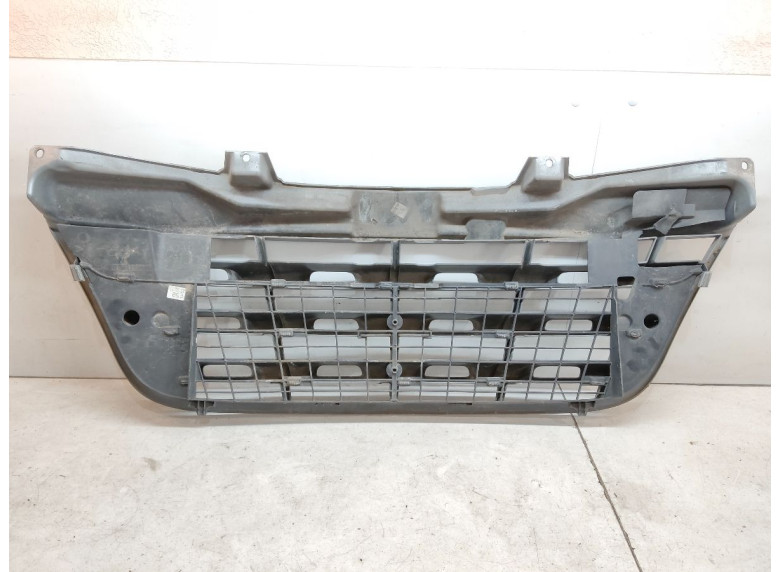 Решетка радиатора к Renault Master, 2011г.