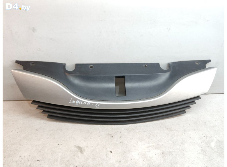Решетка радиатора к Renault Laguna 2004 г.