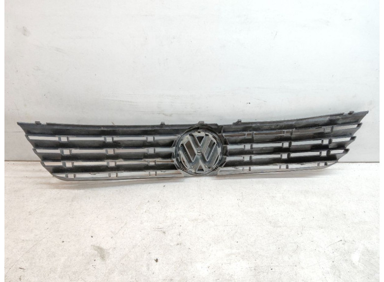 Решетка радиатора к Volkswagen Passat, 1998г.