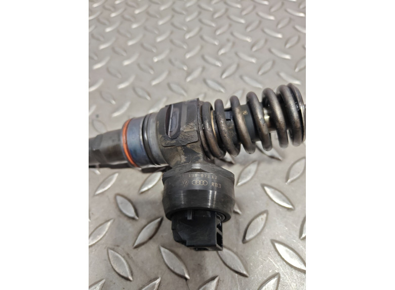 Форсунка к Volkswagen Passat, 2000г.