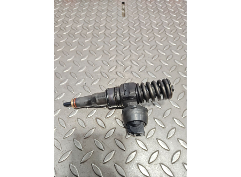 Форсунка к Volkswagen Passat, 2000г.