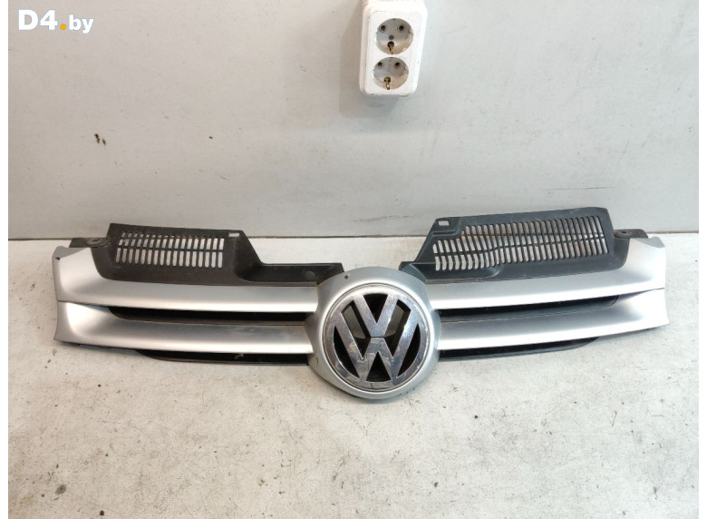 Решетка радиатора к Volkswagen Golf 2005 г.