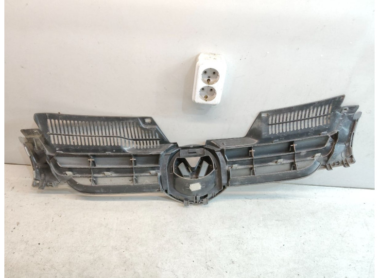 Решетка радиатора к Volkswagen Golf, 2005г.