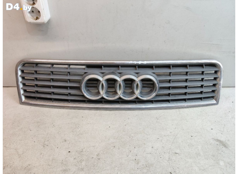 Решетка радиатора к Audi A4 2002 г.