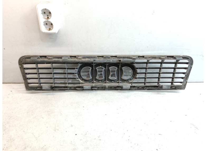Решетка радиатора к Audi A4, 2002г.