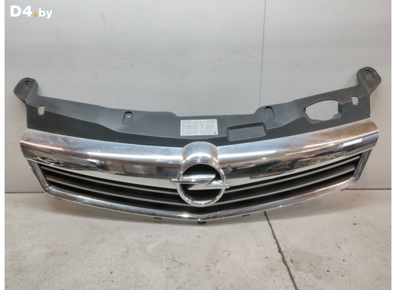 Решетка радиатора к Opel Astra 2008 г.