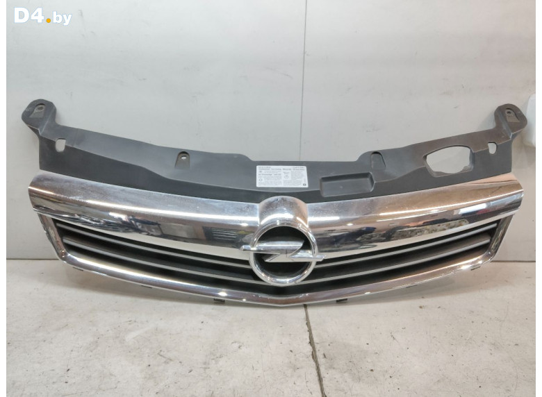 Решетка радиатора к Opel Astra 2008 г.