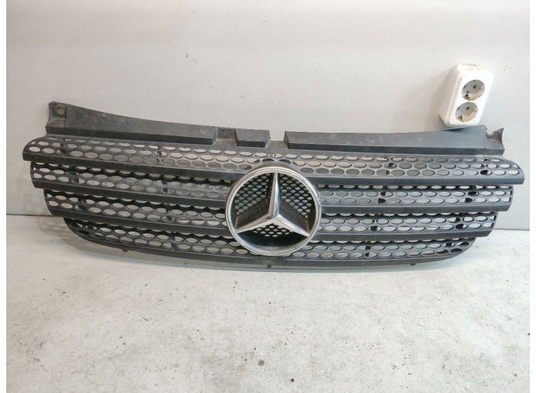 Решетка радиатора к Mercedes Vito W639, 2006г.