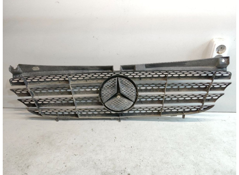Решетка радиатора к Mercedes Vito W639, 2006г.