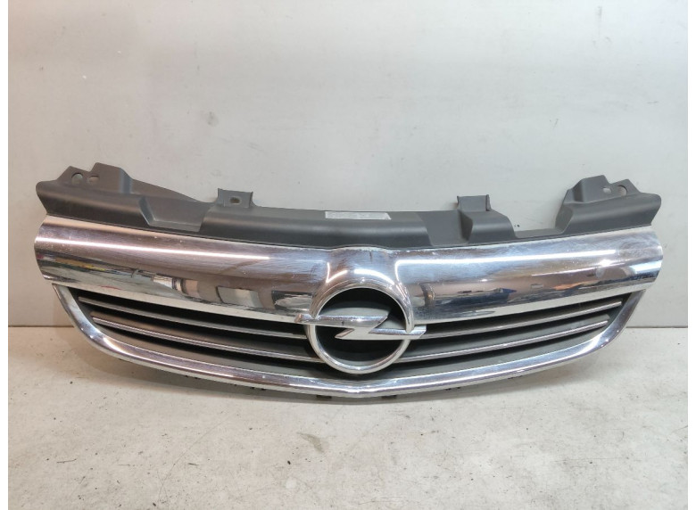 Решетка радиатора к Opel Zafira, 2010г.