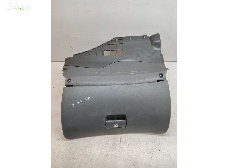 Бардачок к Volkswagen Passat 2003 г.