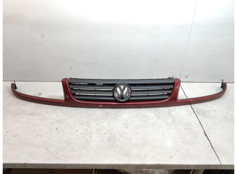 Решетка радиатора к Volkswagen Passat, 1995г.