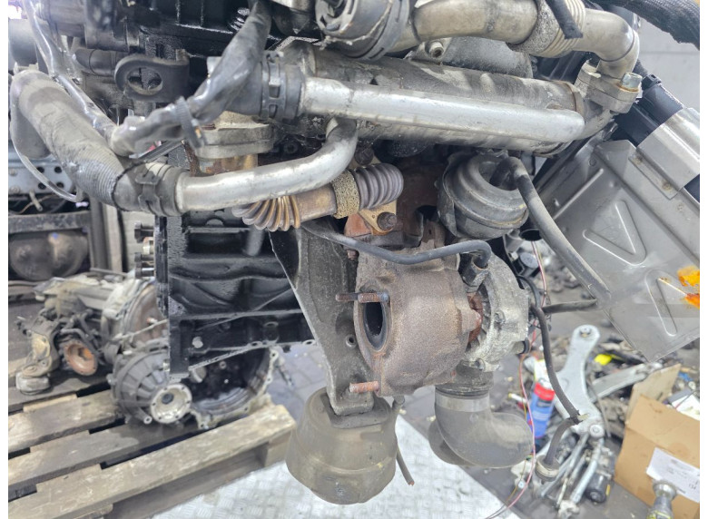 Двигатель к Audi A4, 2003г.