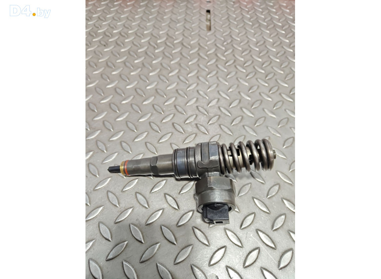 Форсунка к Volkswagen Passat 2001 г.