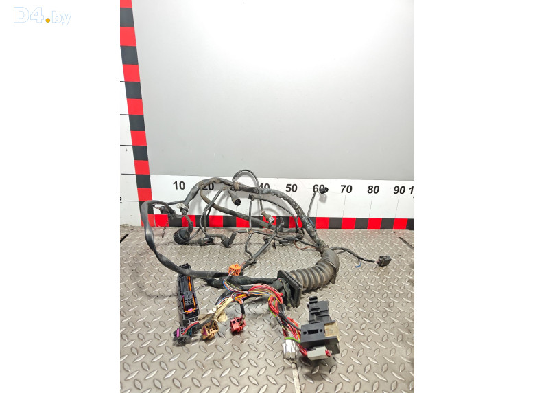 Проводка двигателя к Volkswagen Passat 2001 г.