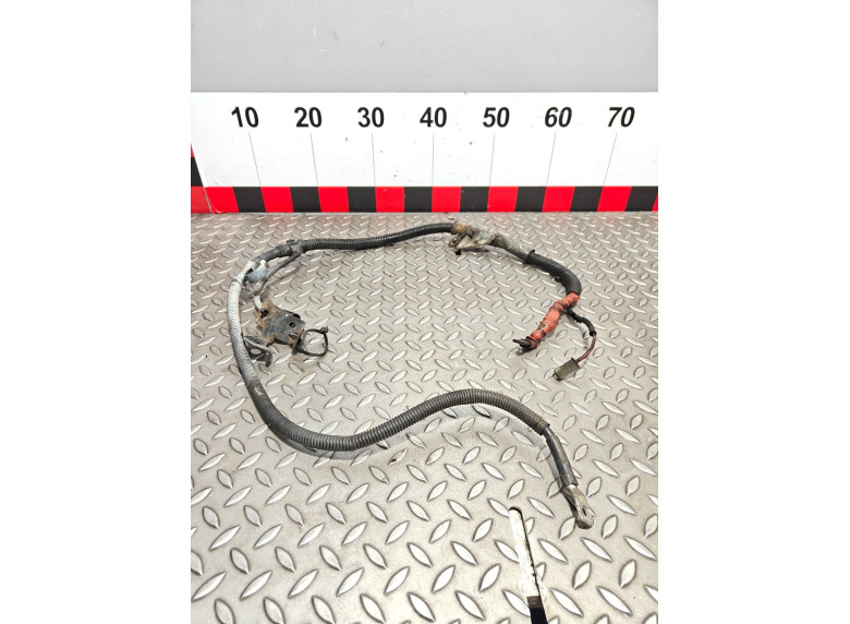 Провод стартера к Volkswagen Passat, 2001г.