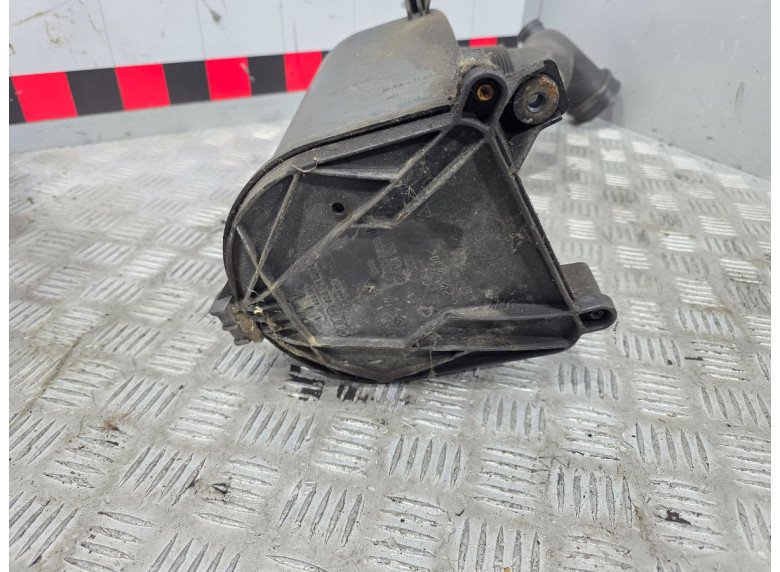 Корпус воздушного фильтра к Audi A2, 2002г.