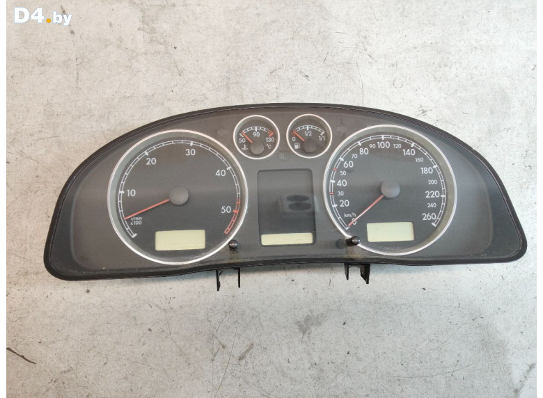 Щиток приборов (приборная панель) к Volkswagen Passat 2001 г.